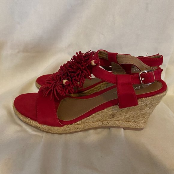 Hersstyle Shoes - 🛑💥2/$30 Women's Wedges shoes SIZE 10